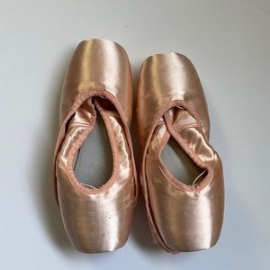 Two pairs of new Capezio pointe shoes - great for crafts.